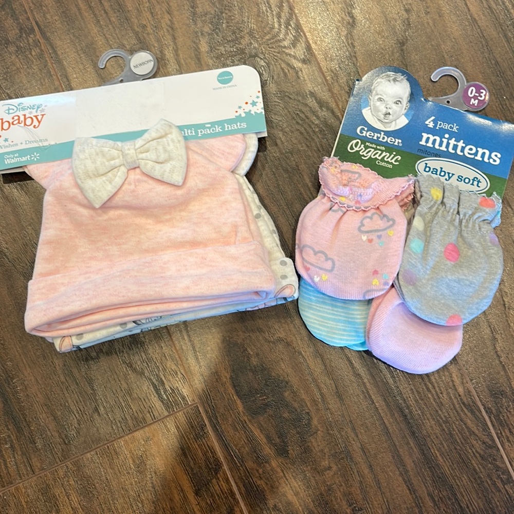 Never used newborn hats and mittens